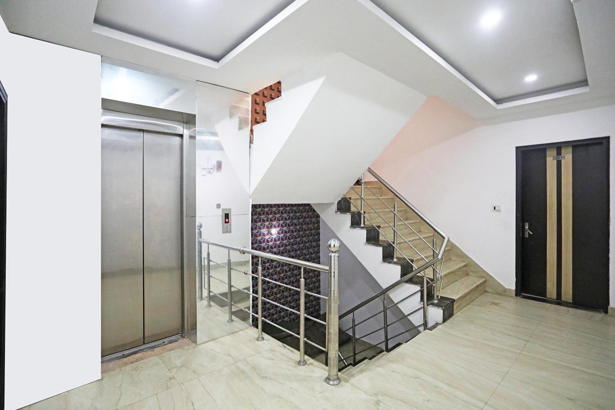 Hotel O Cg International New Delhi Buitenkant foto
